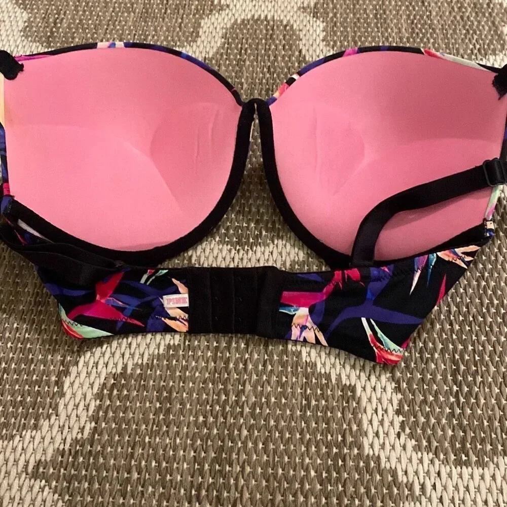 Victoria’s Secret push-up bra size 32DDD ￼